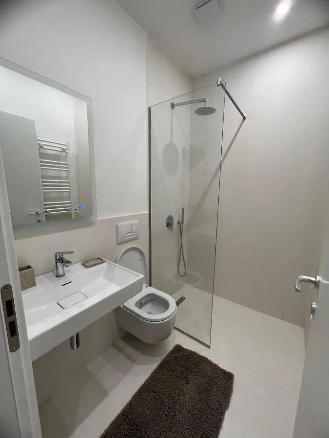 Rb Apartments 地拉那 阿尔巴尼亚