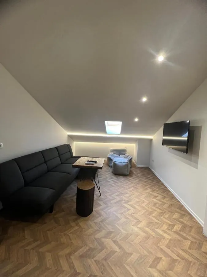 Rb Apartments 地拉那